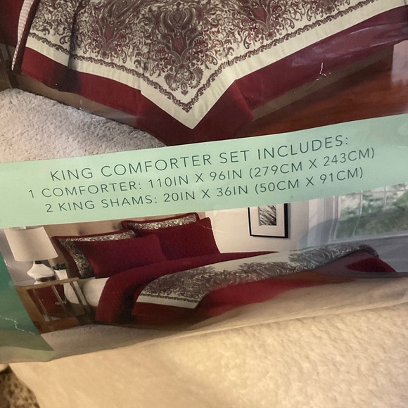 Stacy Adams Burgundy and White Comforter Set - Picture 5 of 5